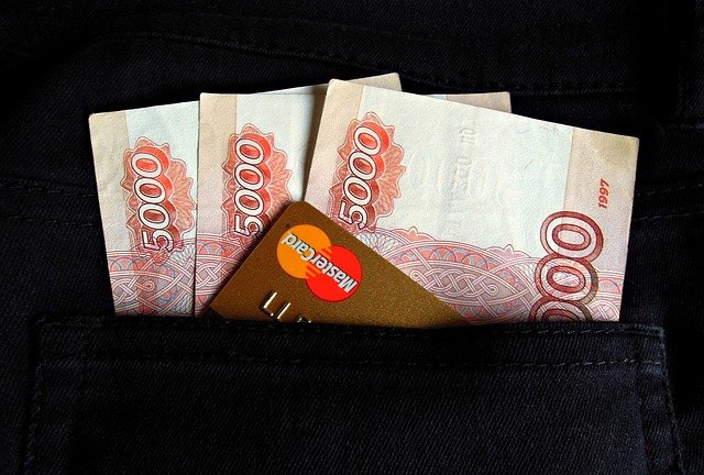 Is It Okay To Give Money As A Gift These Days? Here Are The Things That You Should Remember