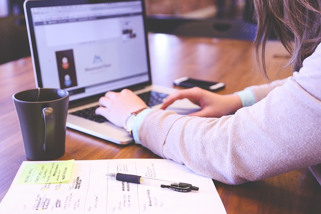 How To Start An Online Business And Keep Your Employment At The Same Time