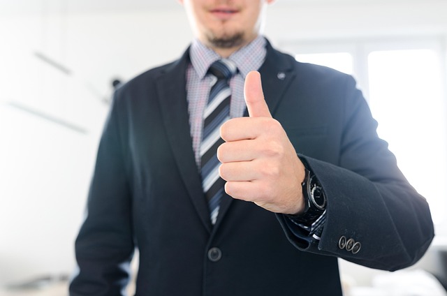 4 Clear Signs Your Boss Wants You to Stay: How to Leverage Them for Your Career Success
