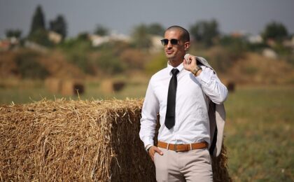 How To Spot A Rich Person In A Group Of Friends